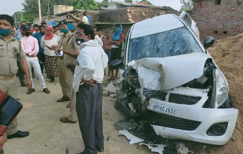 Head constable and his mother died in road accident in Azamgarh