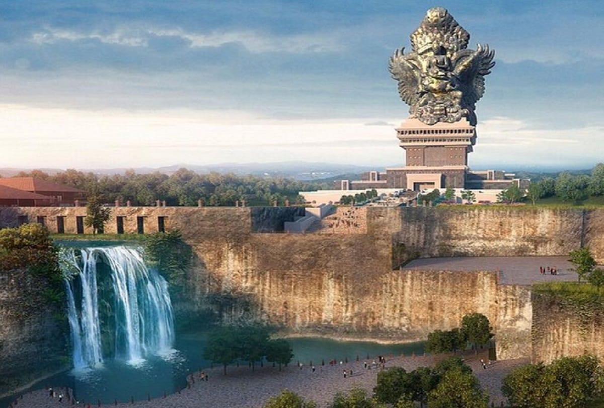 world tallest statue of lord vishnu in muslim country indonesia