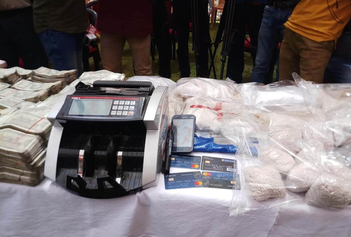 pakistani ISI selling drugs in Kashmir for money