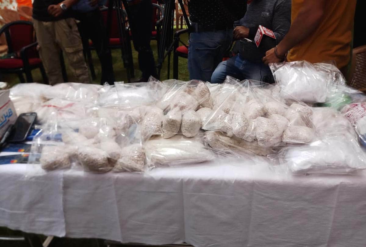 pakistani ISI selling drugs in Kashmir for money