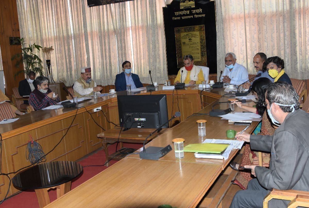 Education minister suresh bhardwaj directions repair roads in apple growing areas by June 30