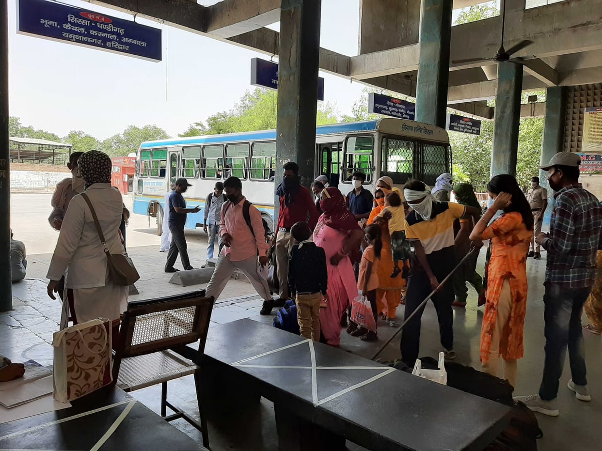 roadways bus did not go rajsthan due to  border seal