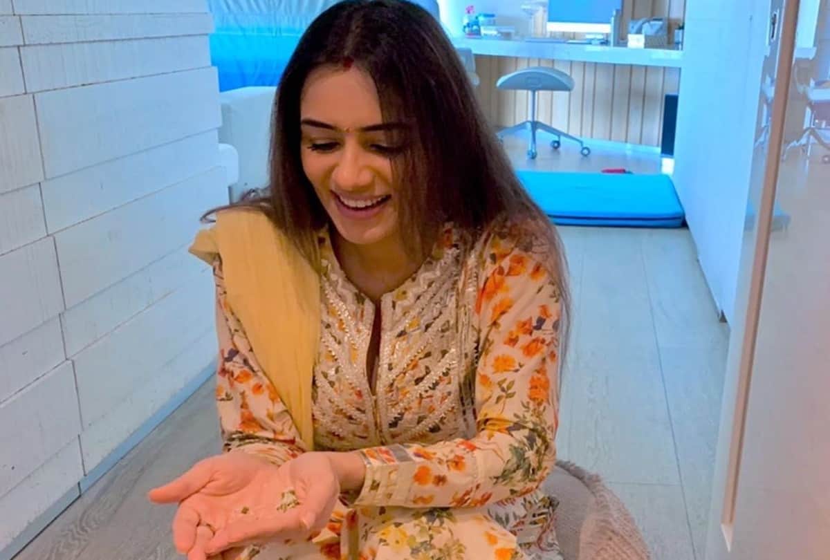 Meri Aashiqui Tumse Hi Actress Smriti Khanna Share Cute Photos With Newborn Daughter