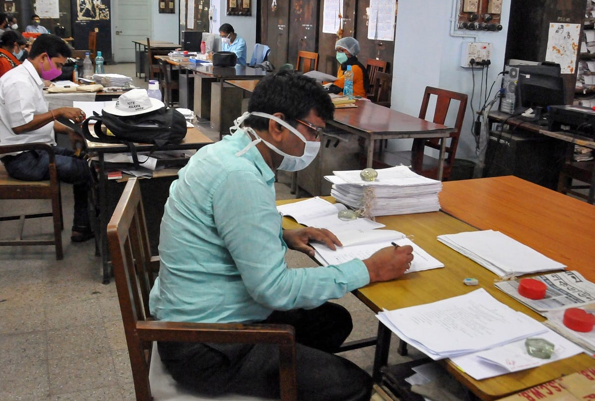 Finance commission report revealed, Central government employees and pensioners may get salary hike at 5.5 percent