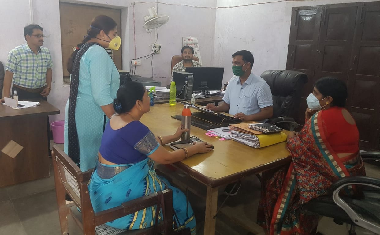 The records of Ba's teachers will be verified