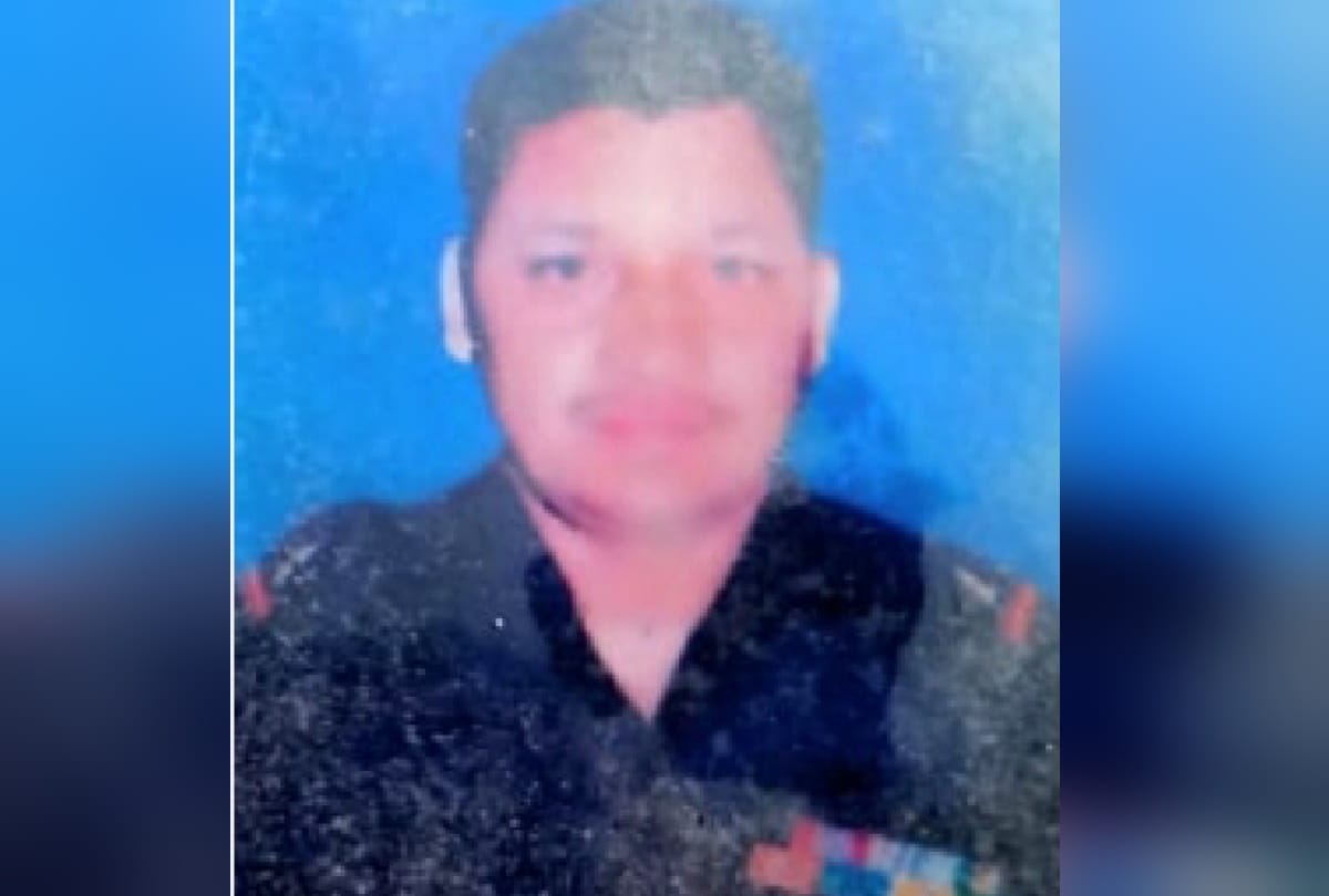 Army Naib Subedar died in road accident on Agra Lucknow express way