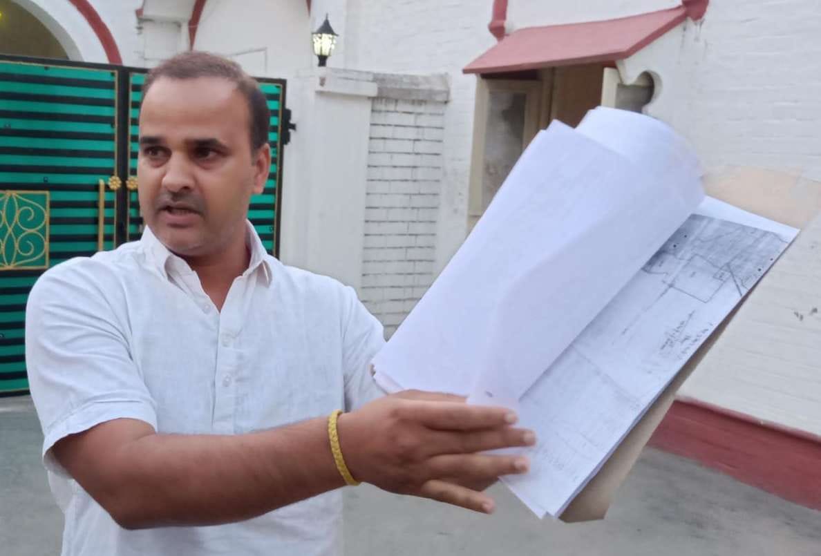 Vinay Singh met DM in the land issue