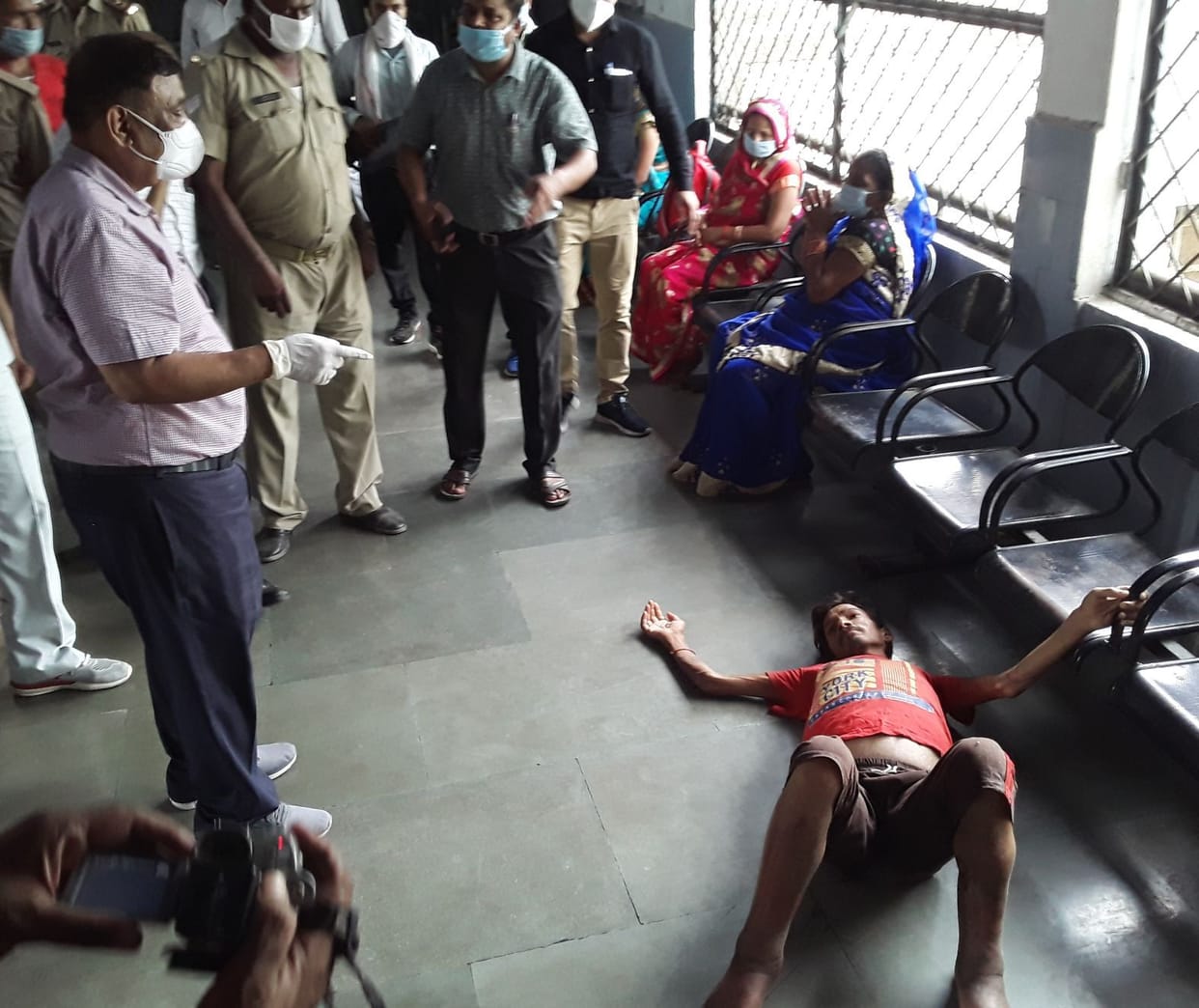 Lohia's toilets ravaged, minister angry