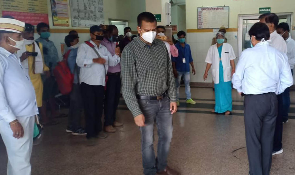 Mandalayat angry at not having social distancing in hospital