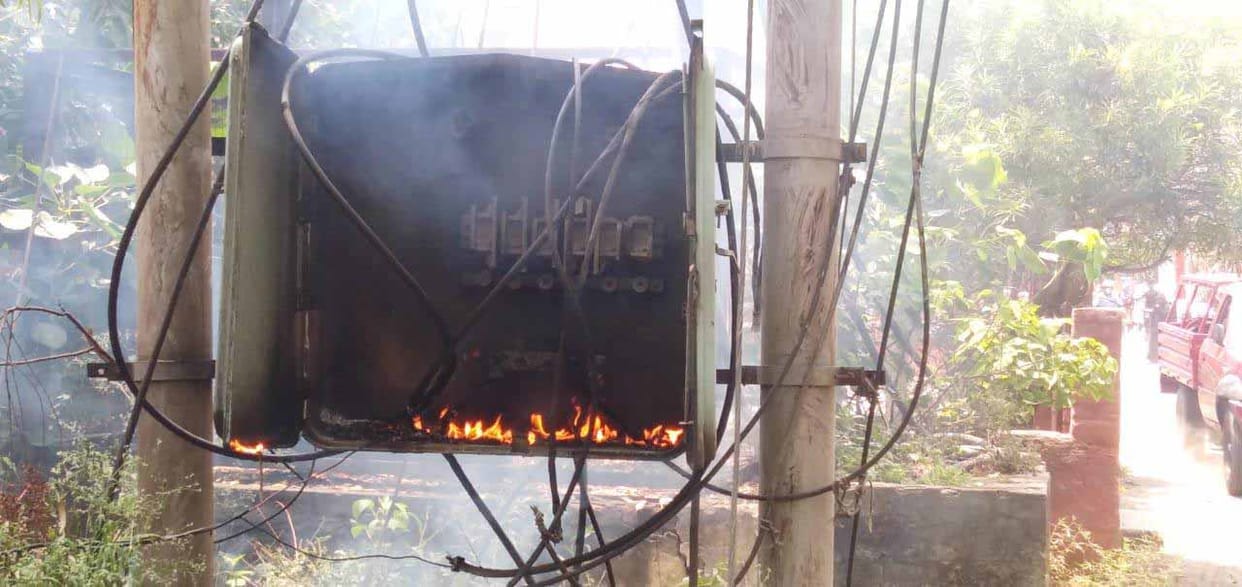 Transformer fire, power supply stalled for 16 hours