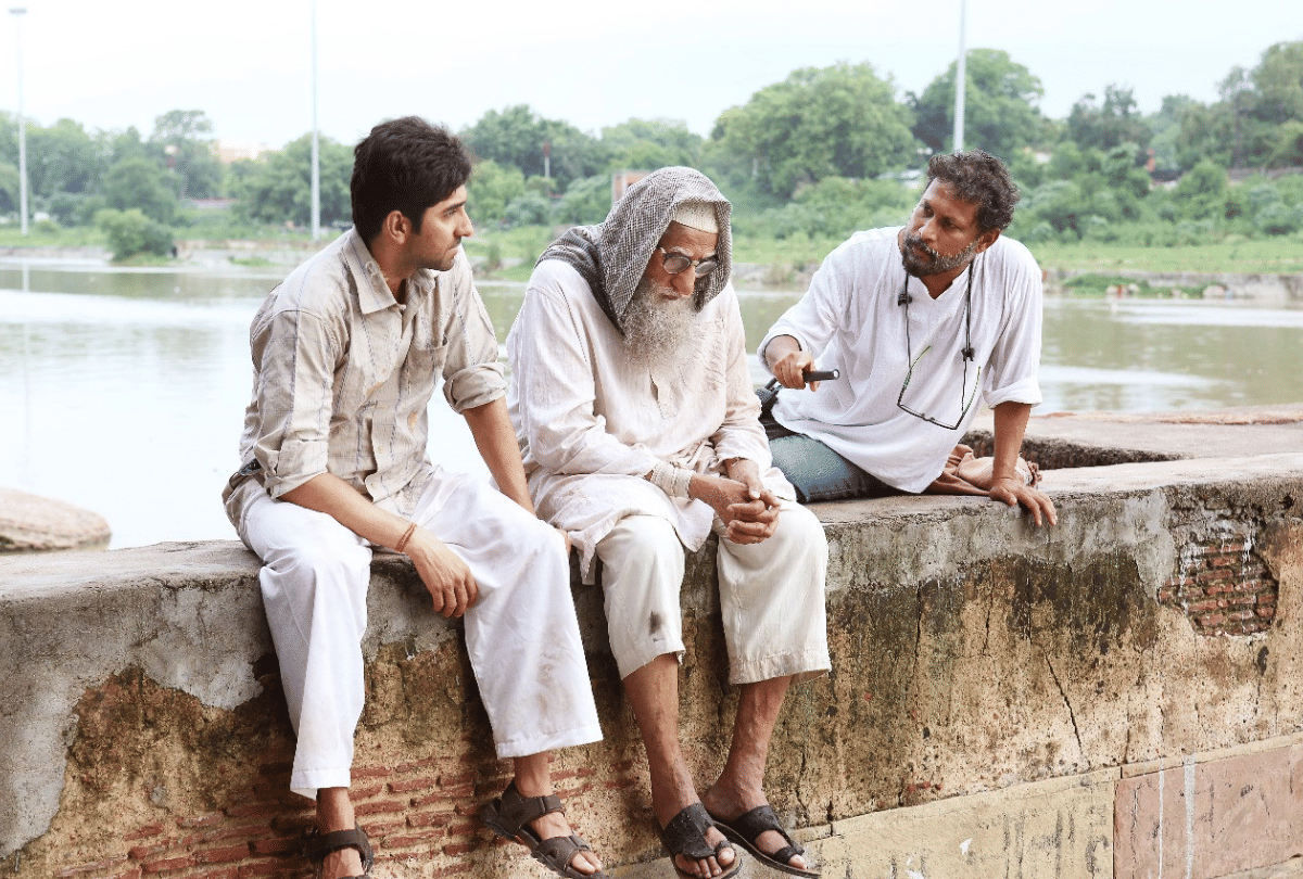 Gulabo Sitabo Movie Review in Hindi by Pankaj Shukla Amitabh Bachchan Ayushmann Khurrana Film Released Online
