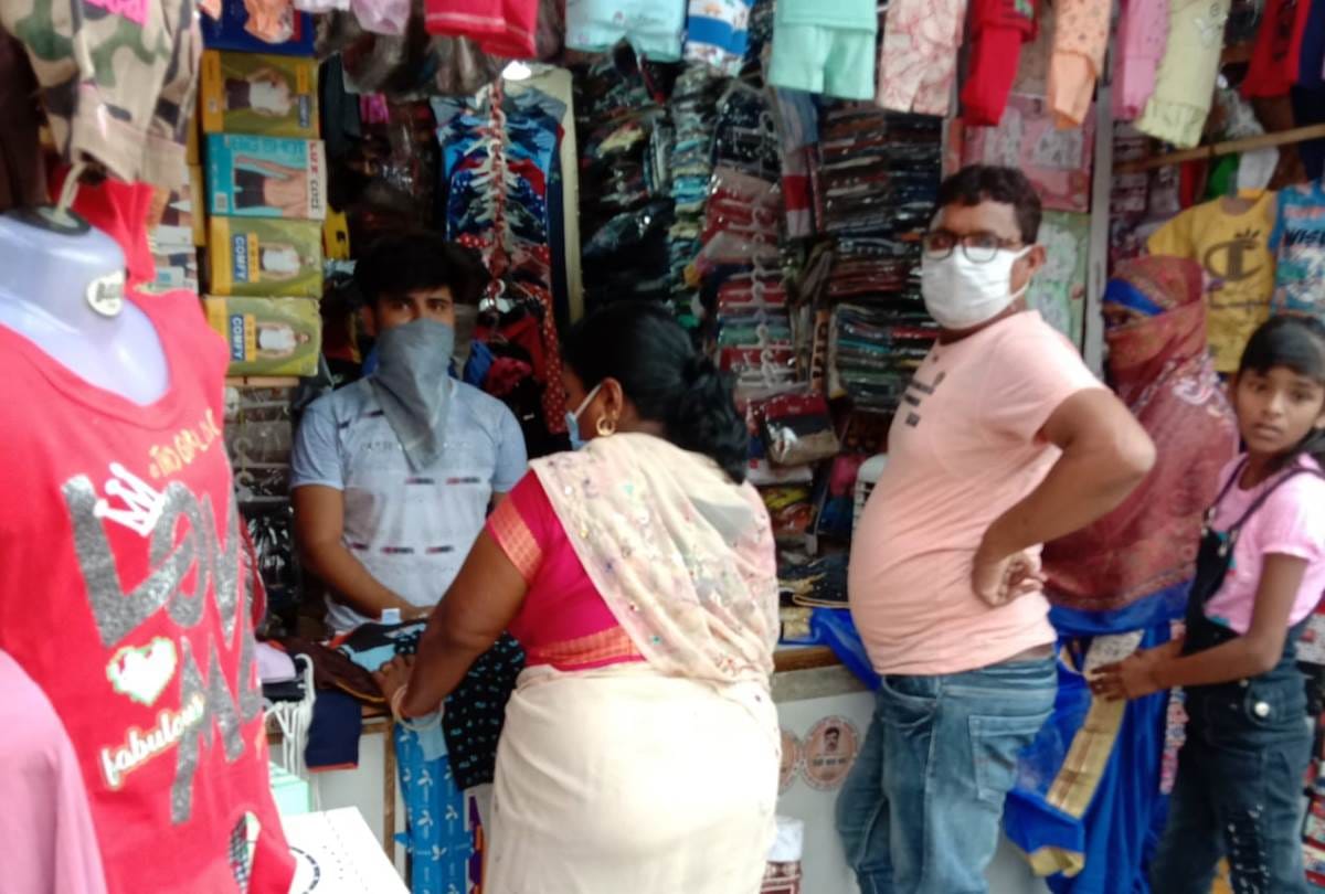 people are not allowed in shops without mask