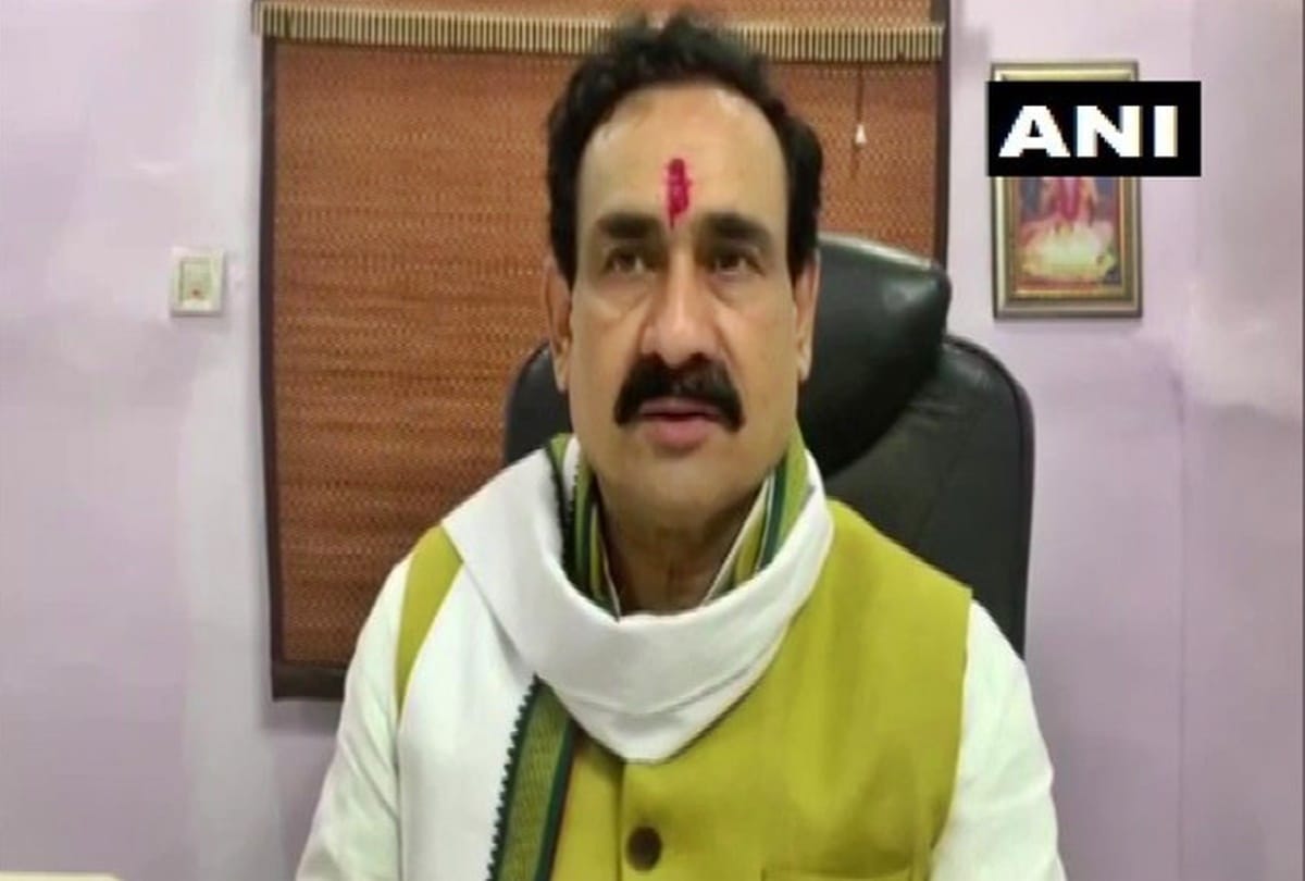 Madhya Pradesh The youth who sold bangles were asked caste then the mob thrashed them