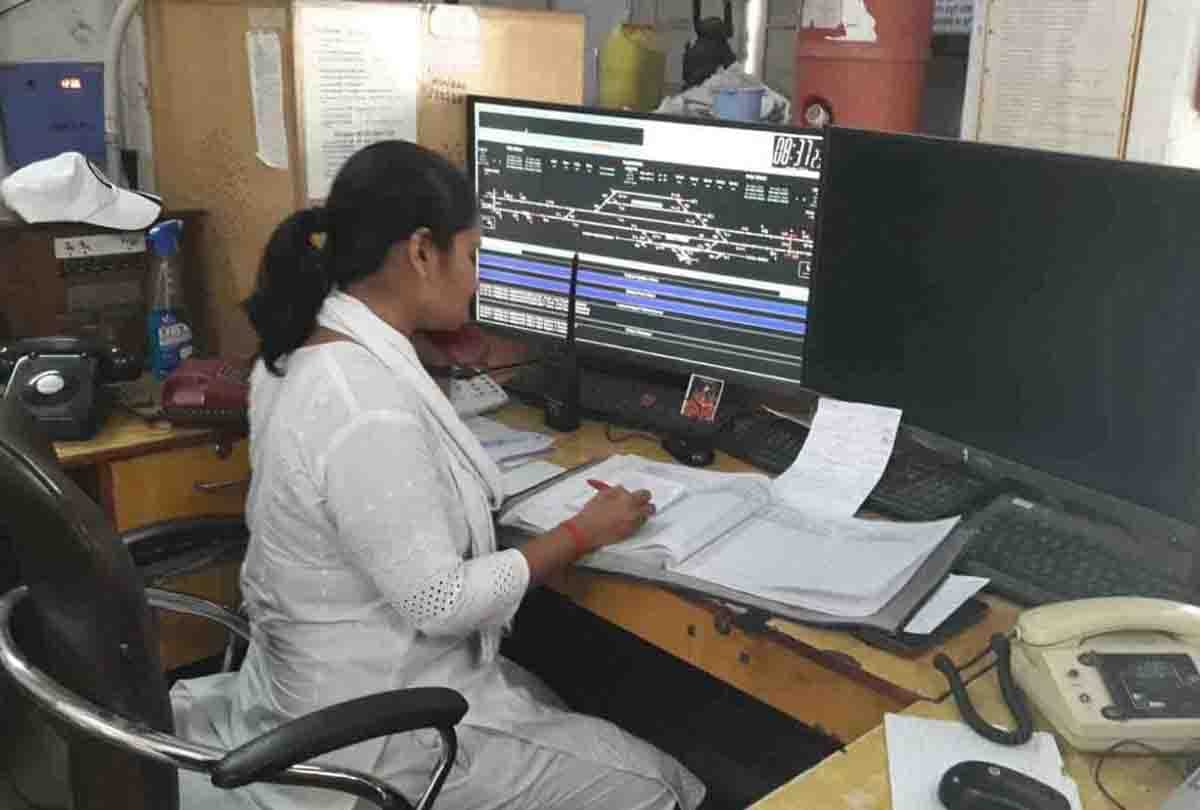 Auraiya's girl sonal became Phaphund station master