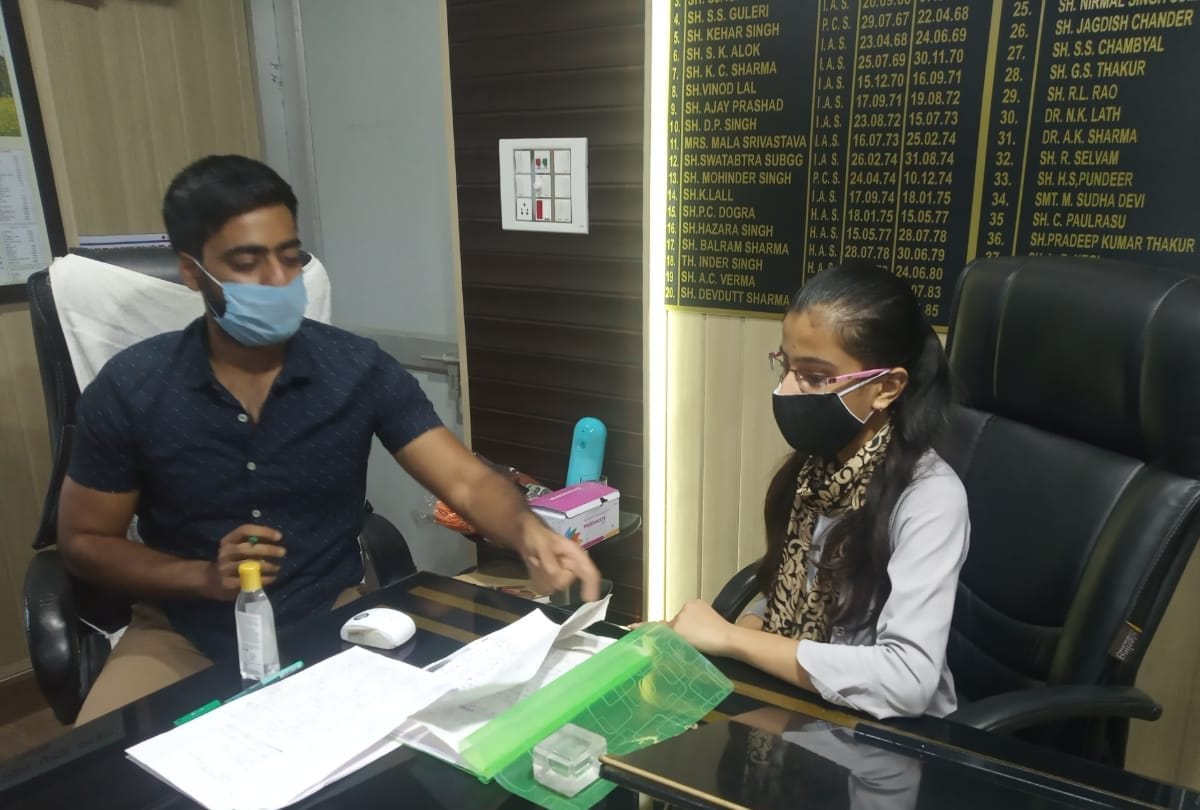 Heena Thakur SDM for a day in Kangra, score 94 percent in 10th exams result HPBOSE Dharamshala