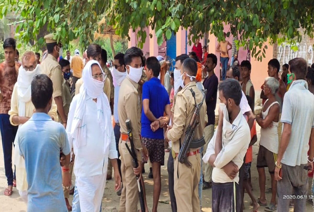 In Kaushambi, an unruly truck crushed their brothers and killed them
