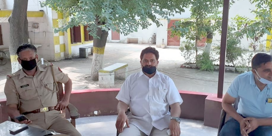 Congress district president coming to protest, detained
