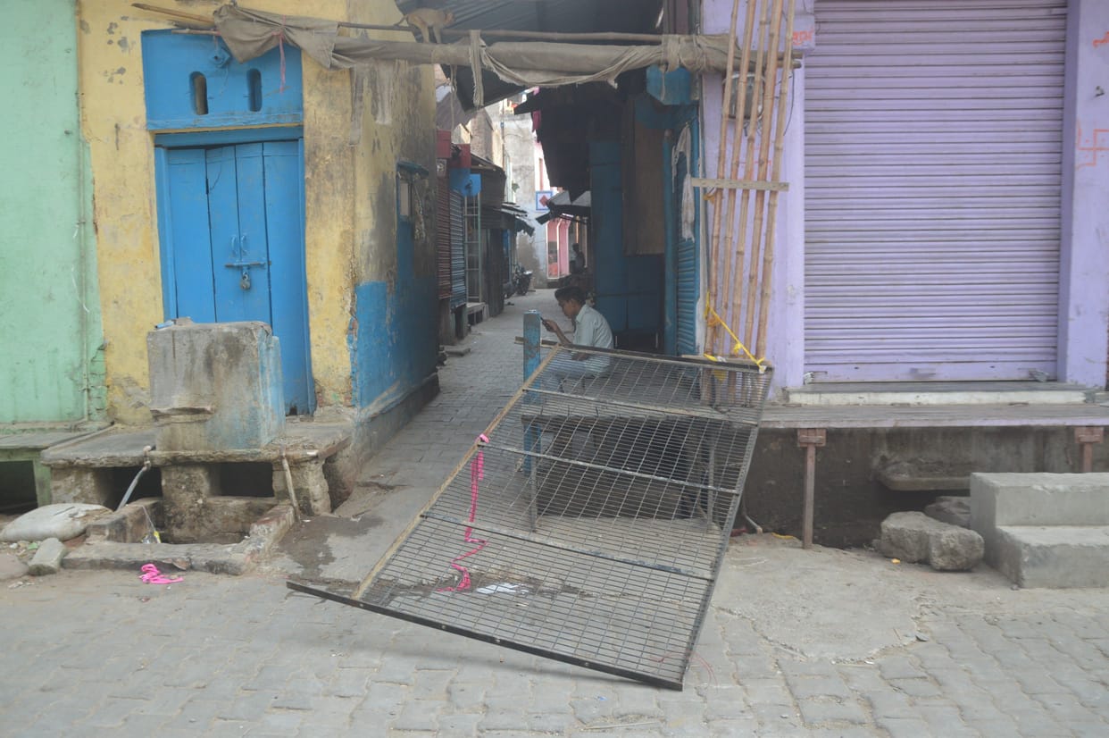Hathras: People removed barricades in many places, unrestrained movement
