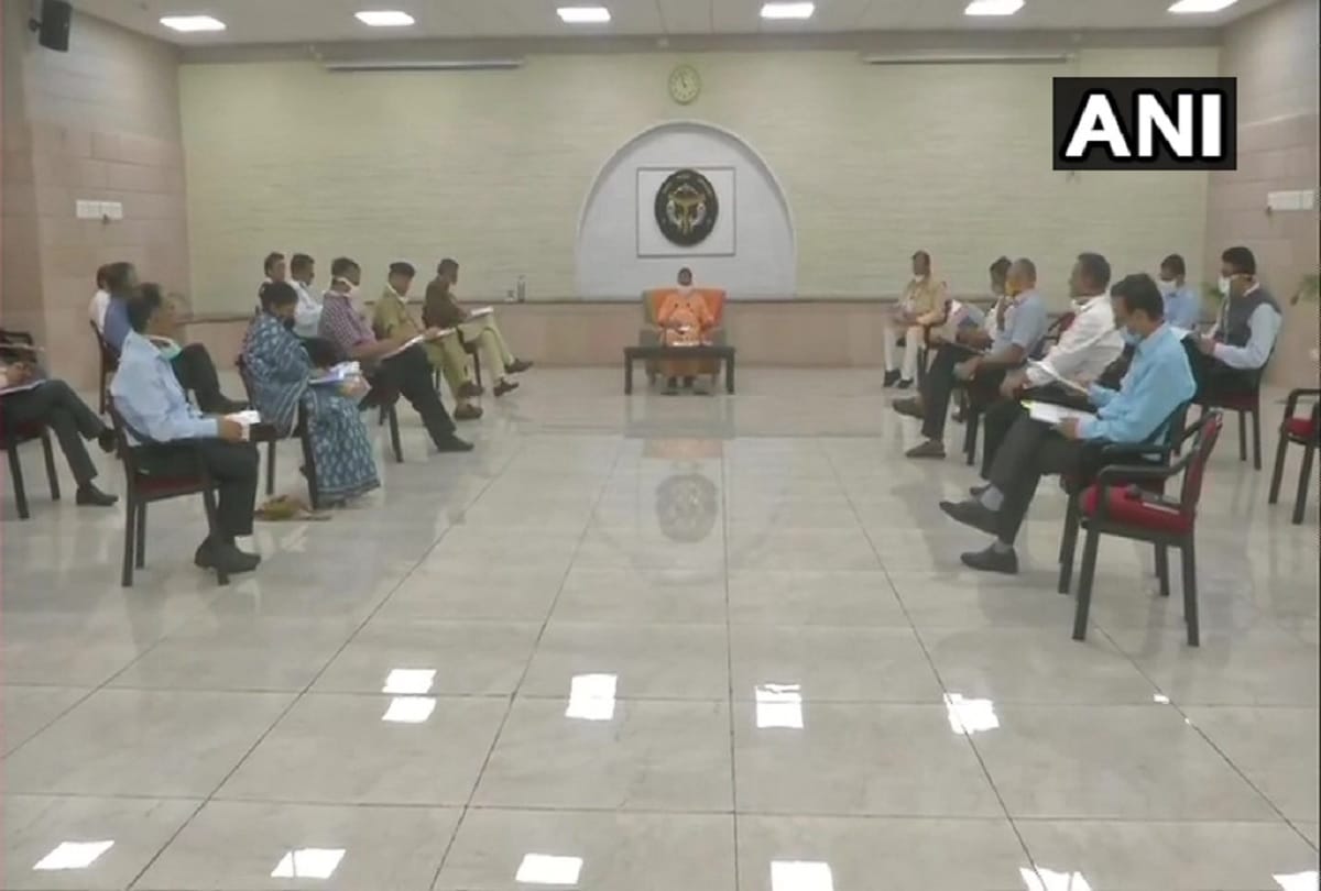 CM Yogi gives various directions during review meeting for corona and Unlock 1 in state
