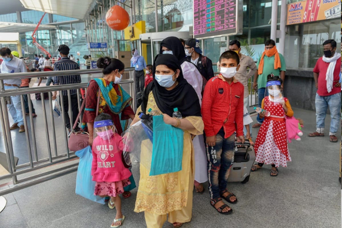 coronavirus covid 19 tips precautions during travelling travel advice