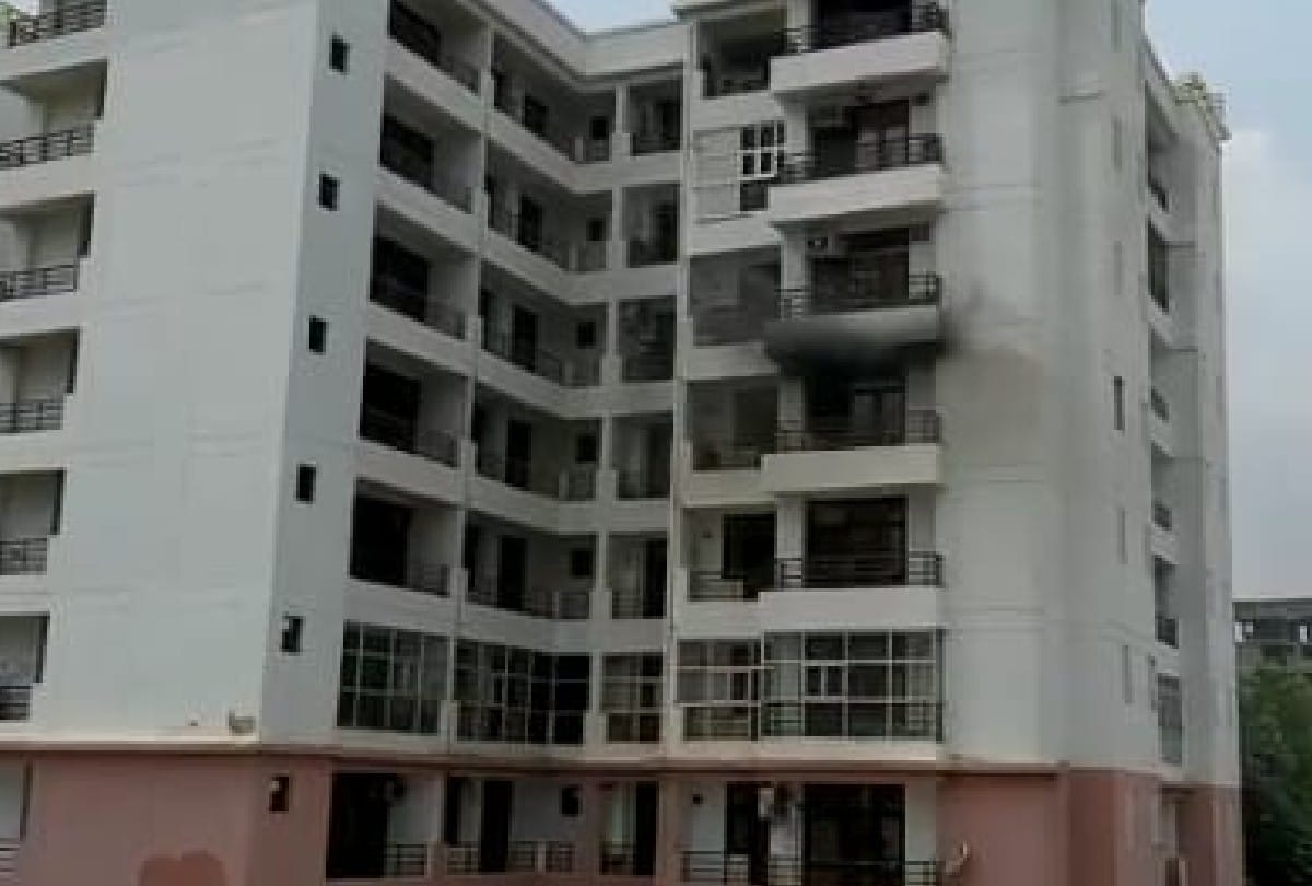fire break out in flat on the fifth floor of the apartment in agra