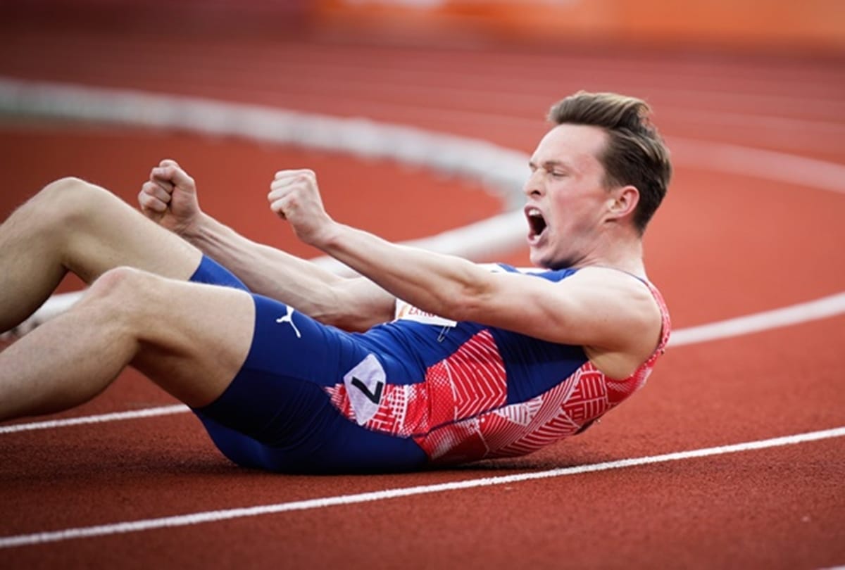 Karsten Warholm sets world 300 meter hurdles record at Impossible Games
