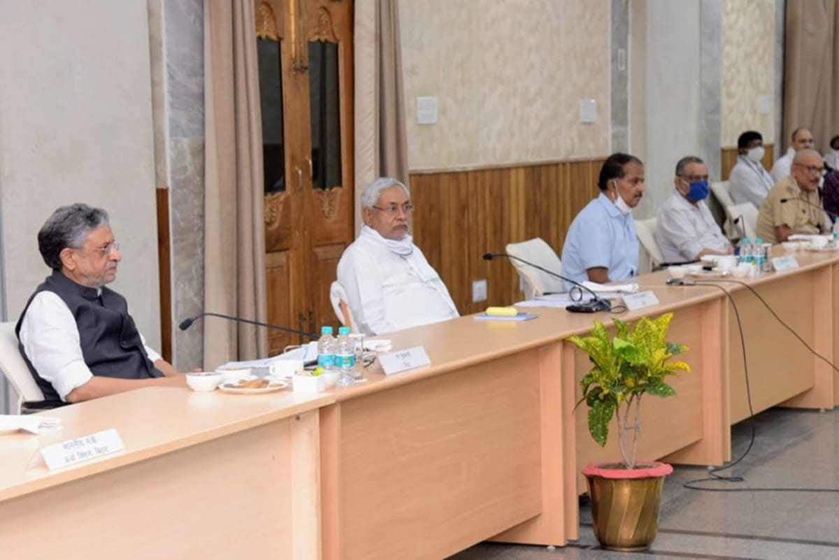 Nitish Kumar hold high level meeting through video conference to review flood preparedness sushil modi