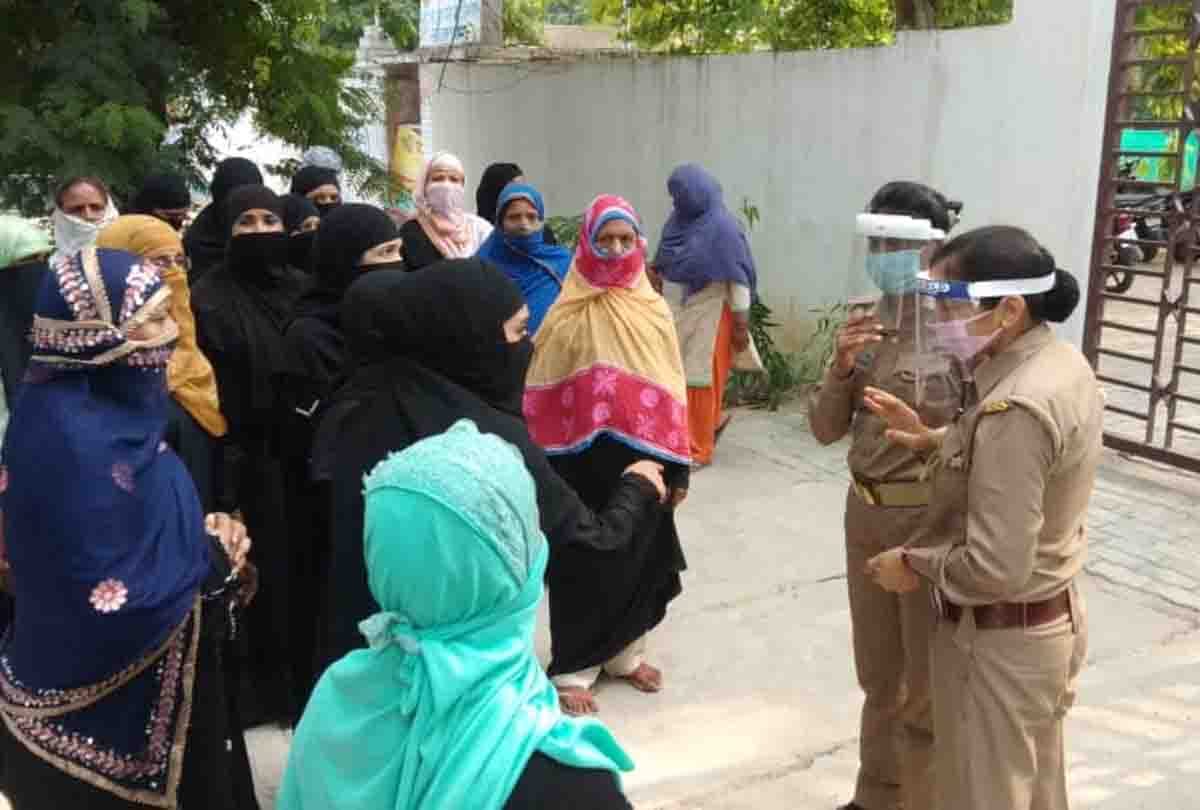Uproar at the SP office to free the accused of Gokshi