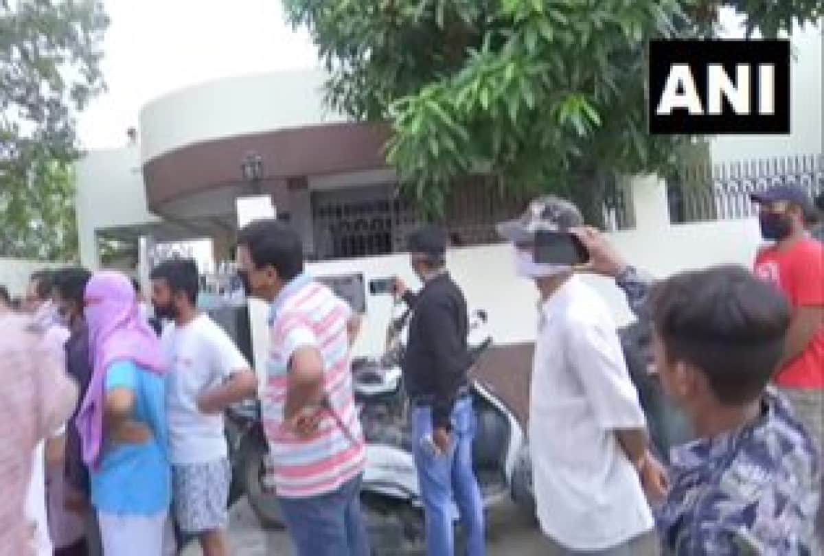 sushant singh rajput death news his residence in patna people gather