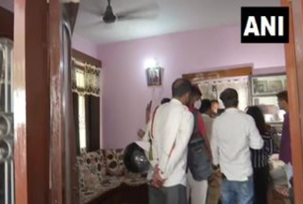 sushant singh rajput death news his residence in patna people gather