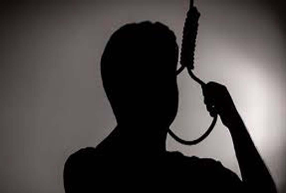 worker committed suicide in hardoi up
