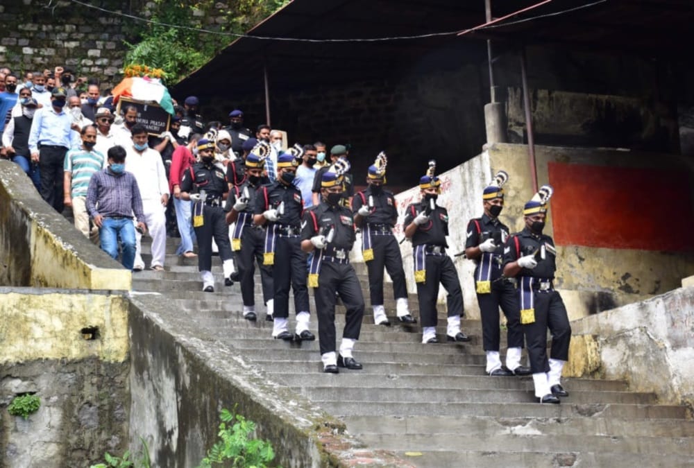 Uttarakhand Martyr Soldier yamuna paneru Funeral in haldwani , Emotional Photos