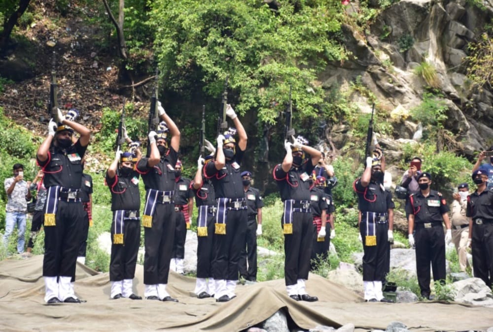 Uttarakhand Martyr Soldier yamuna paneru Funeral in haldwani , Emotional Photos