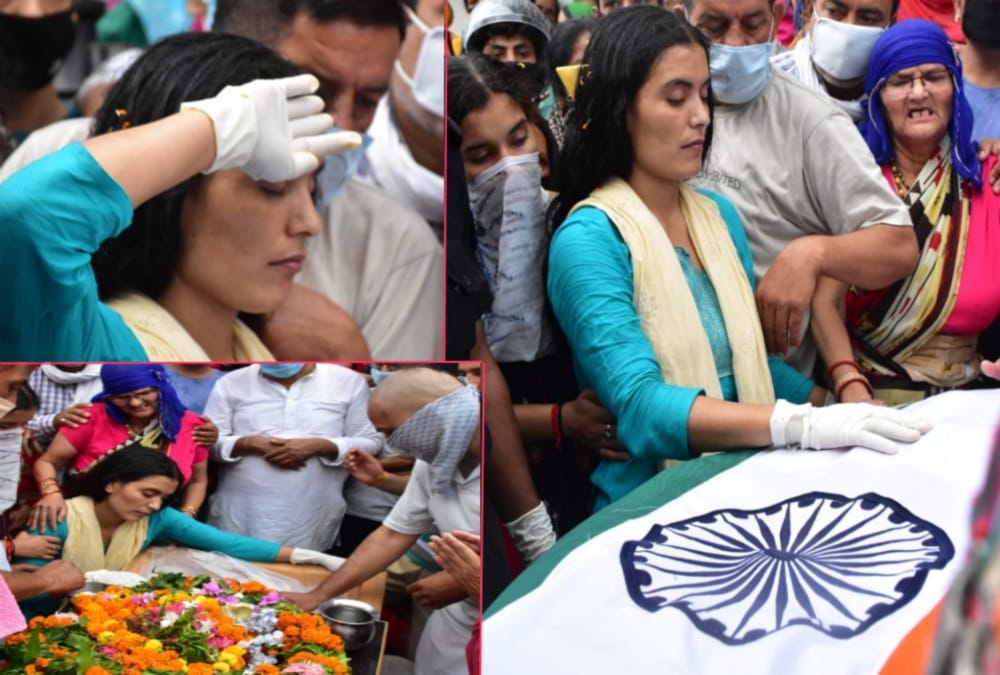 Uttarakhand Martyr Soldier yamuna Prasad paneru Wife Salute to his husband on Funeral, Mother Crying , photos