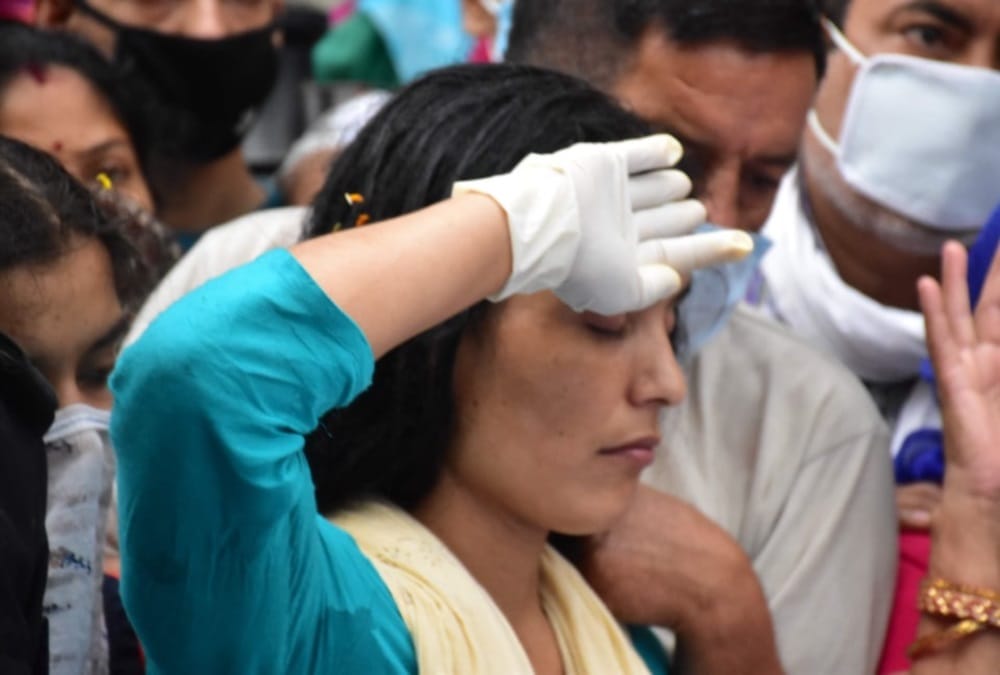 Uttarakhand Martyr Soldier yamuna Prasad paneru Wife Salute to his husband on Funeral, Mother Crying , photos
