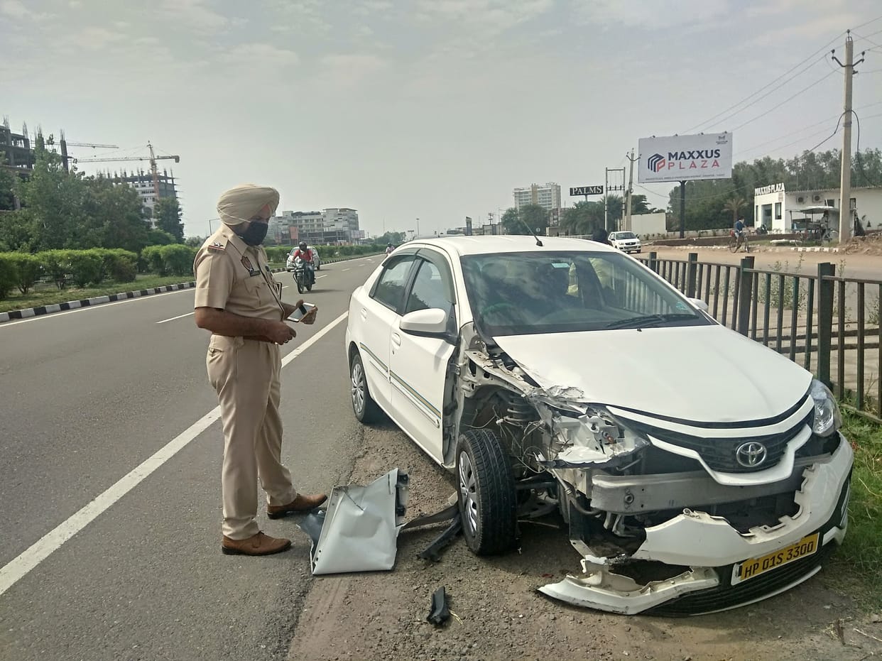 car coming from Delhi collided with van, one injured