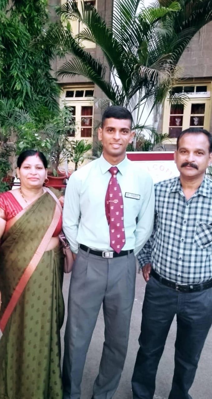 Ayush Mudgal of Muzaffarnagar became a lieutenant in the army