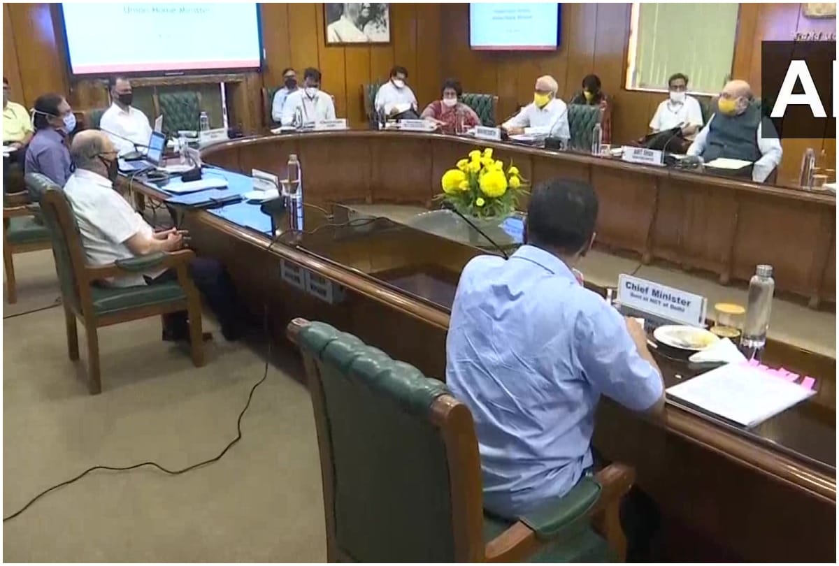 Delhi LG Anil Baijal CM Arvind Kejriwal arrive at MHA for their meeting with Home Minister Amit Shah