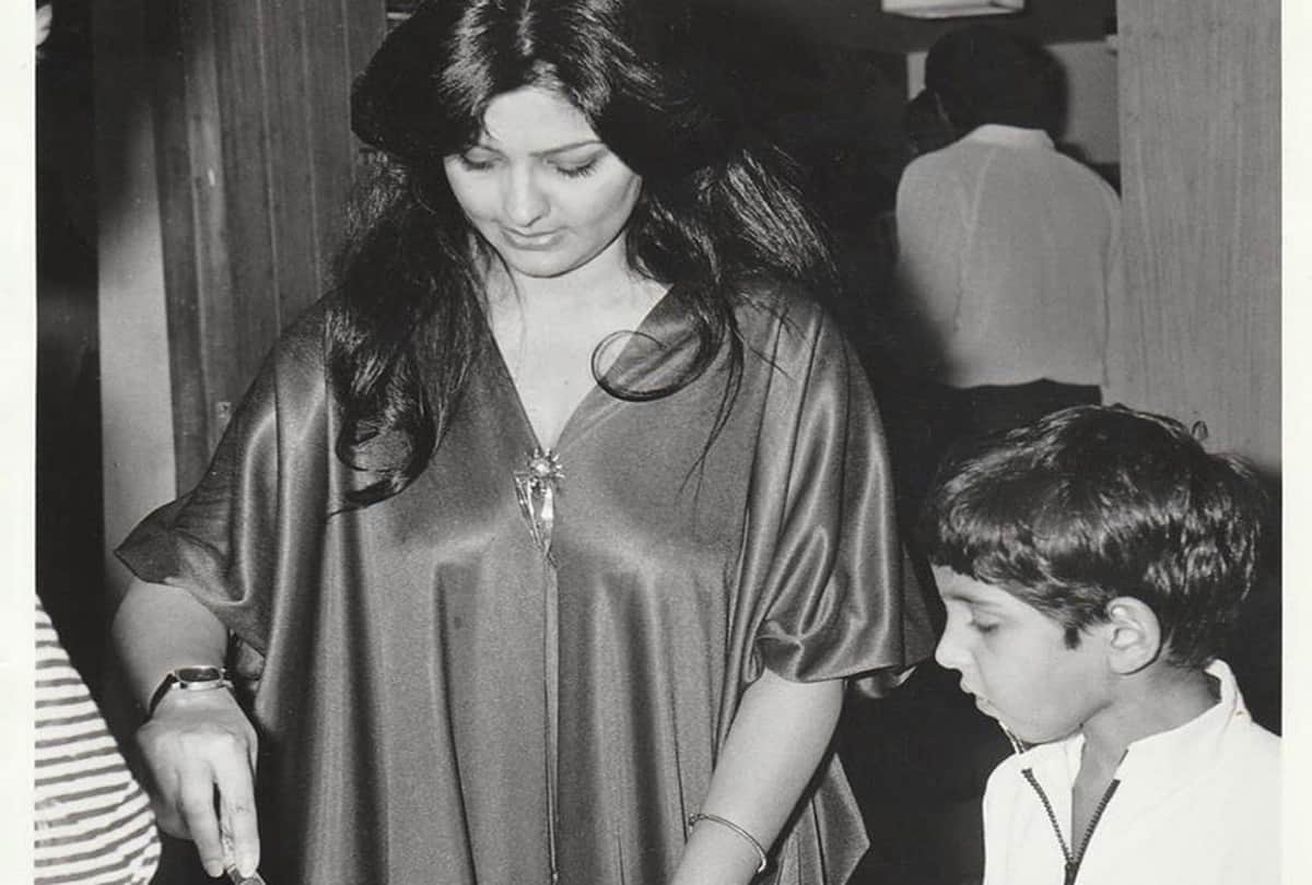 Hrithik Roshan Mother Pinkie Roshan Shares Throwback Photo of Actor