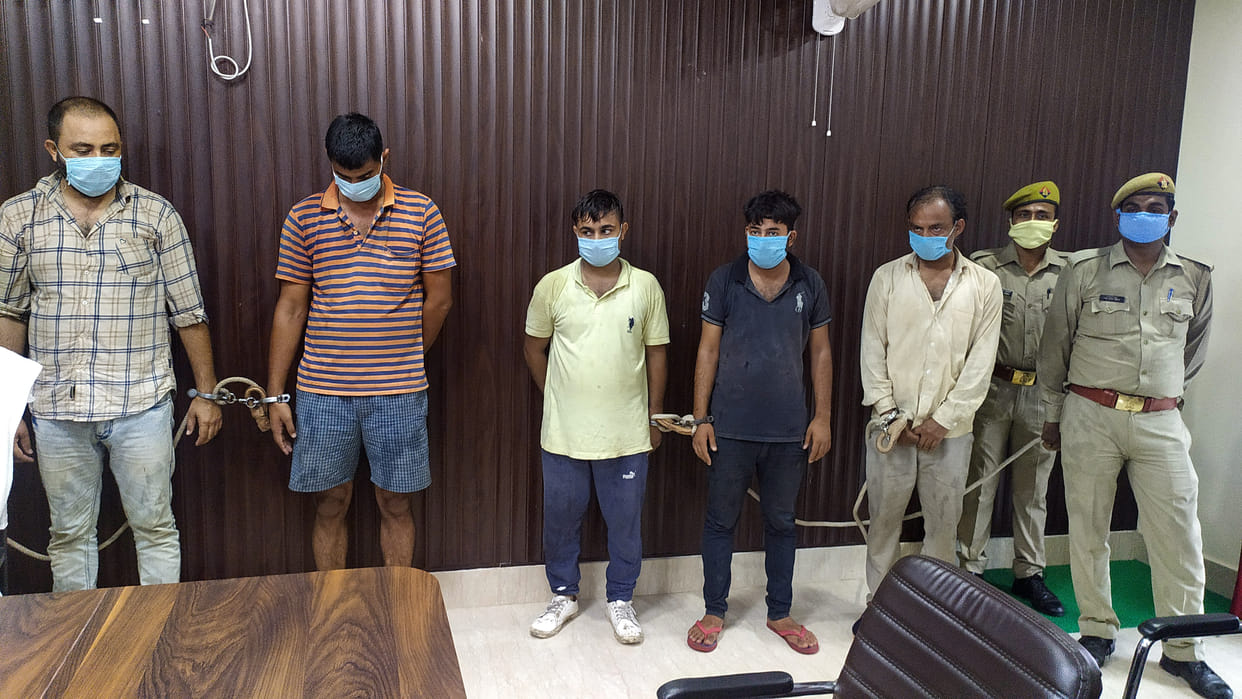 Five inter-country cattle smugglers arrested, four cops