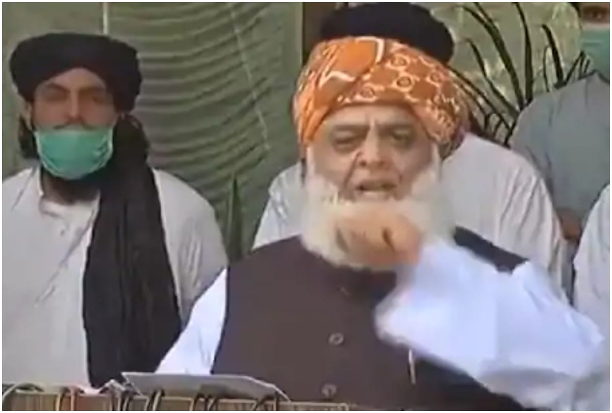 Maulana Of Pakistan said on Coronavirus When we sleep the virus sleeps too