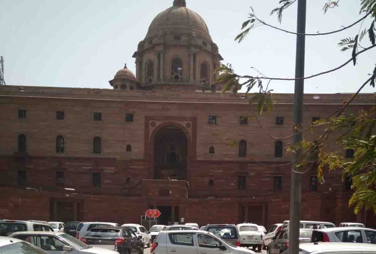 UP: fake IPS, IRS officers cheating gang caught