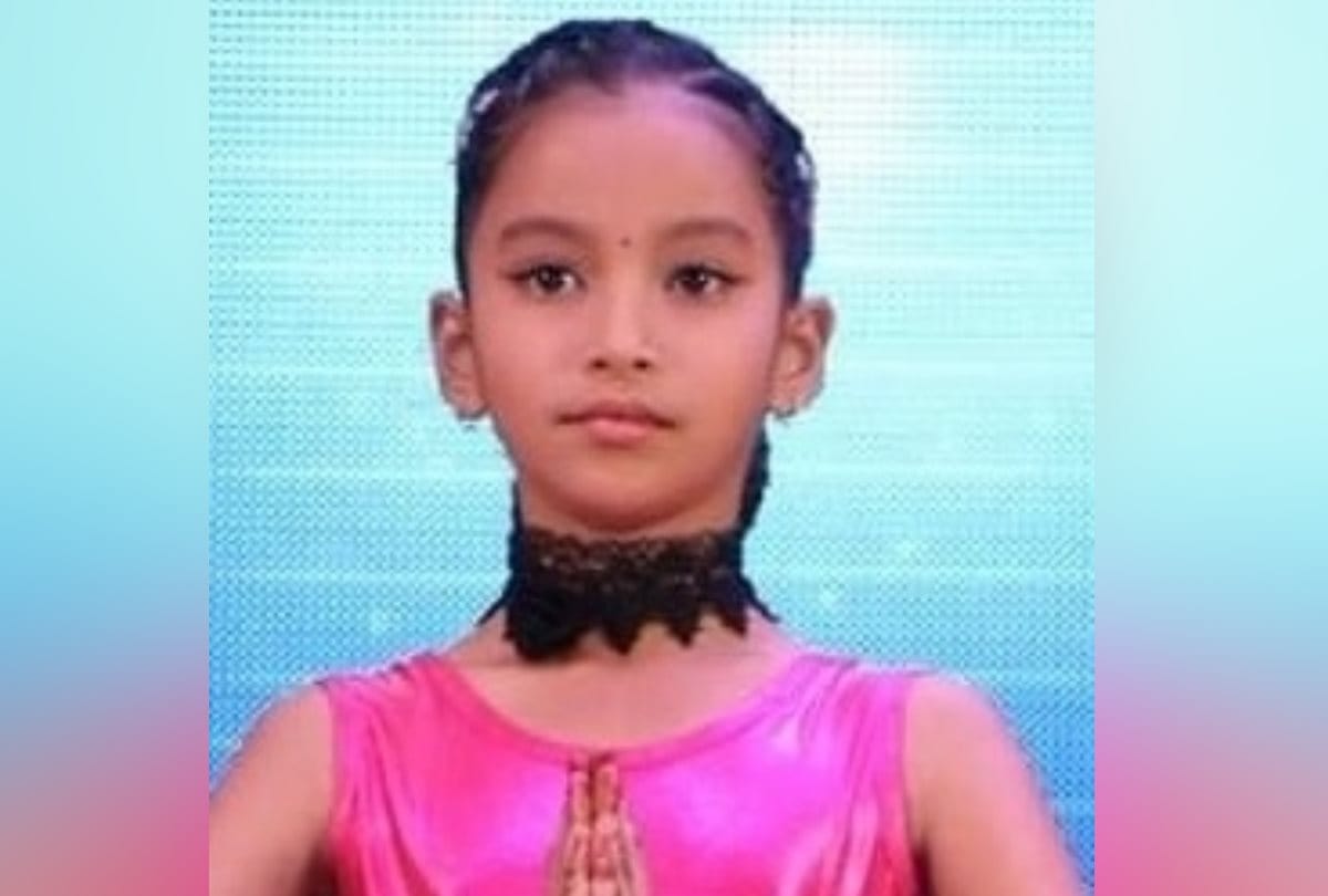 Nidhi Dogra make record by doing Yoga for 45 minutes