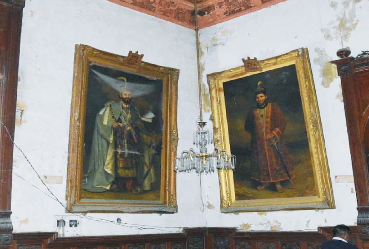 Rampur province Nawabs painting no longer in a good condition