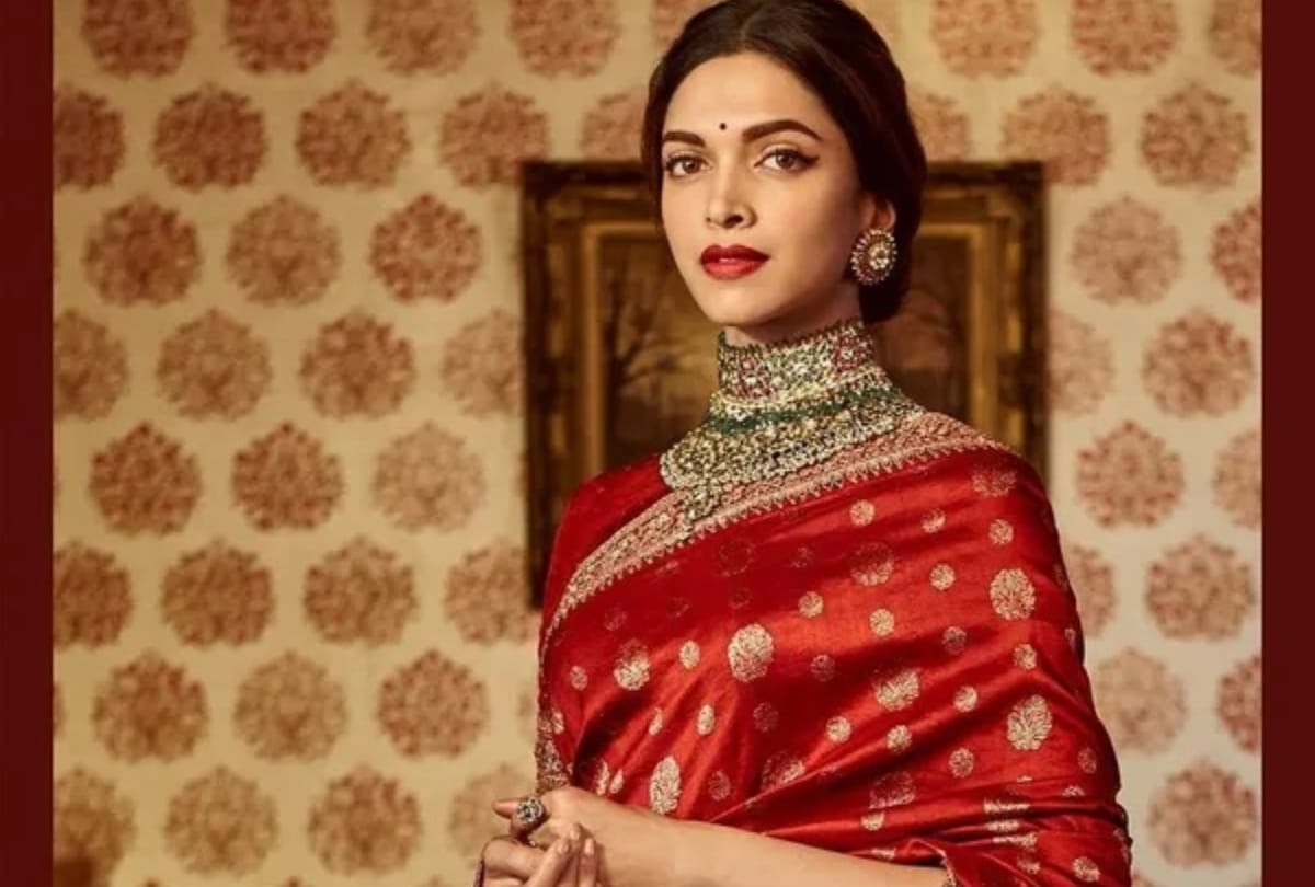 not only bollywood actress rekha deepika padukone also look graceful in silk saree