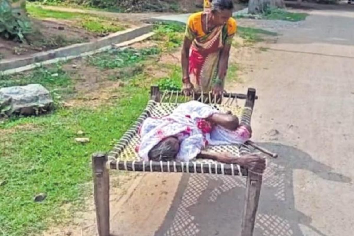 Odisha woman drags 100 year mother on cot to bank to withdraw pension