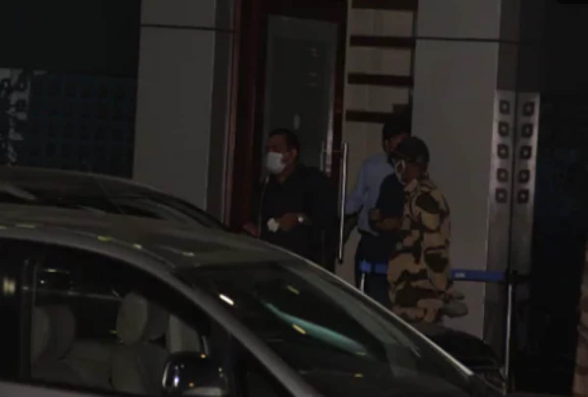 sushant singh rajput suicide family reaches mumbai for funeral