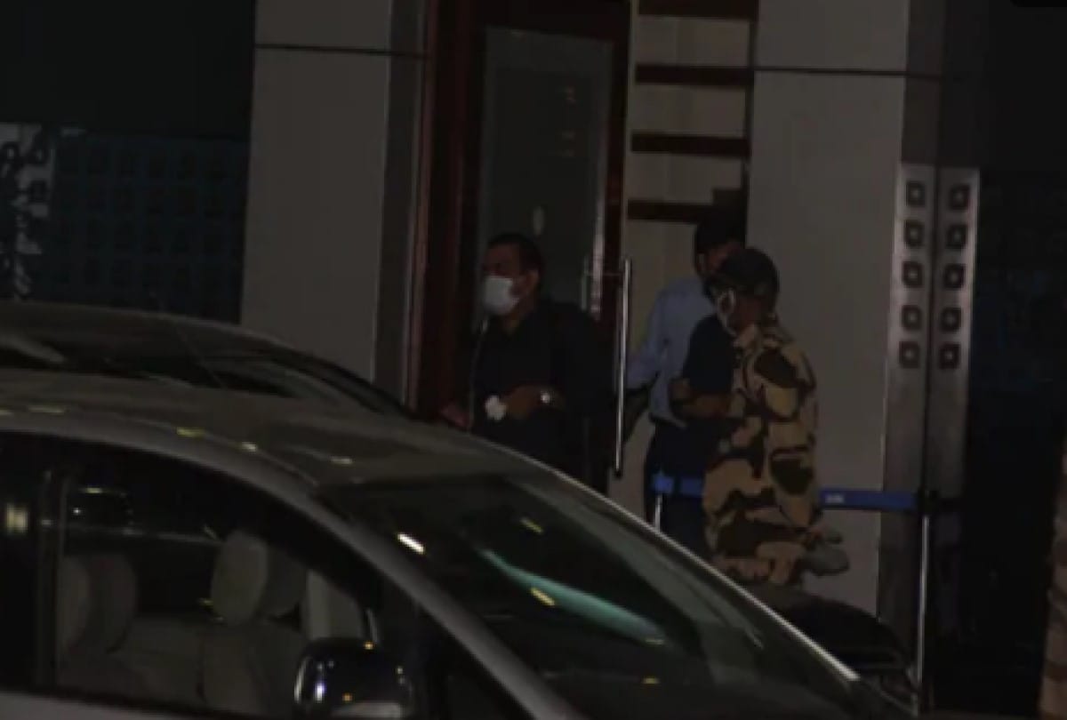 sushant singh rajput suicide family reaches mumbai for funeral