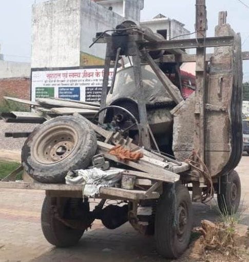 jugaad overturn, a  loabour died in to it