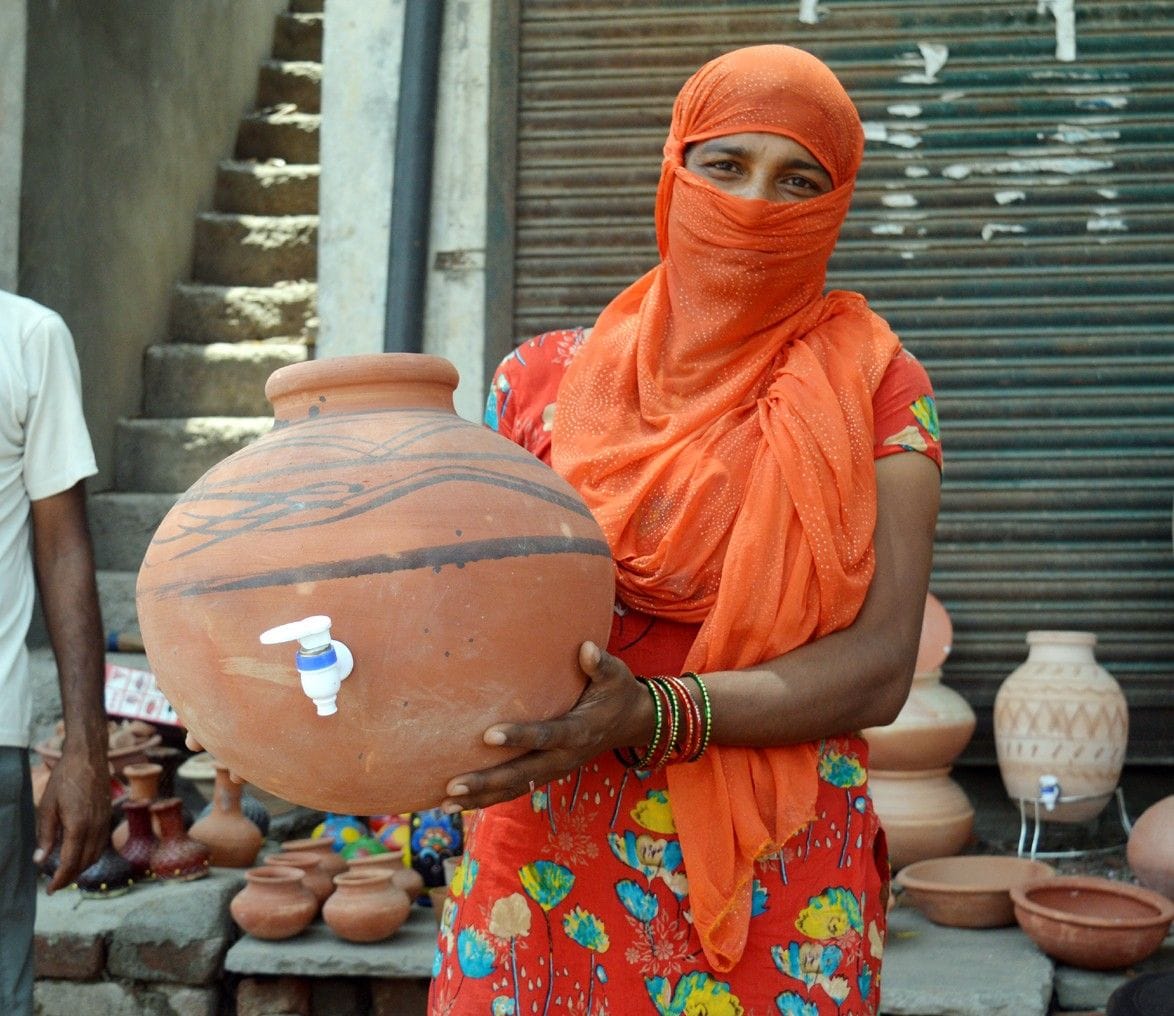 matka, footpath, people